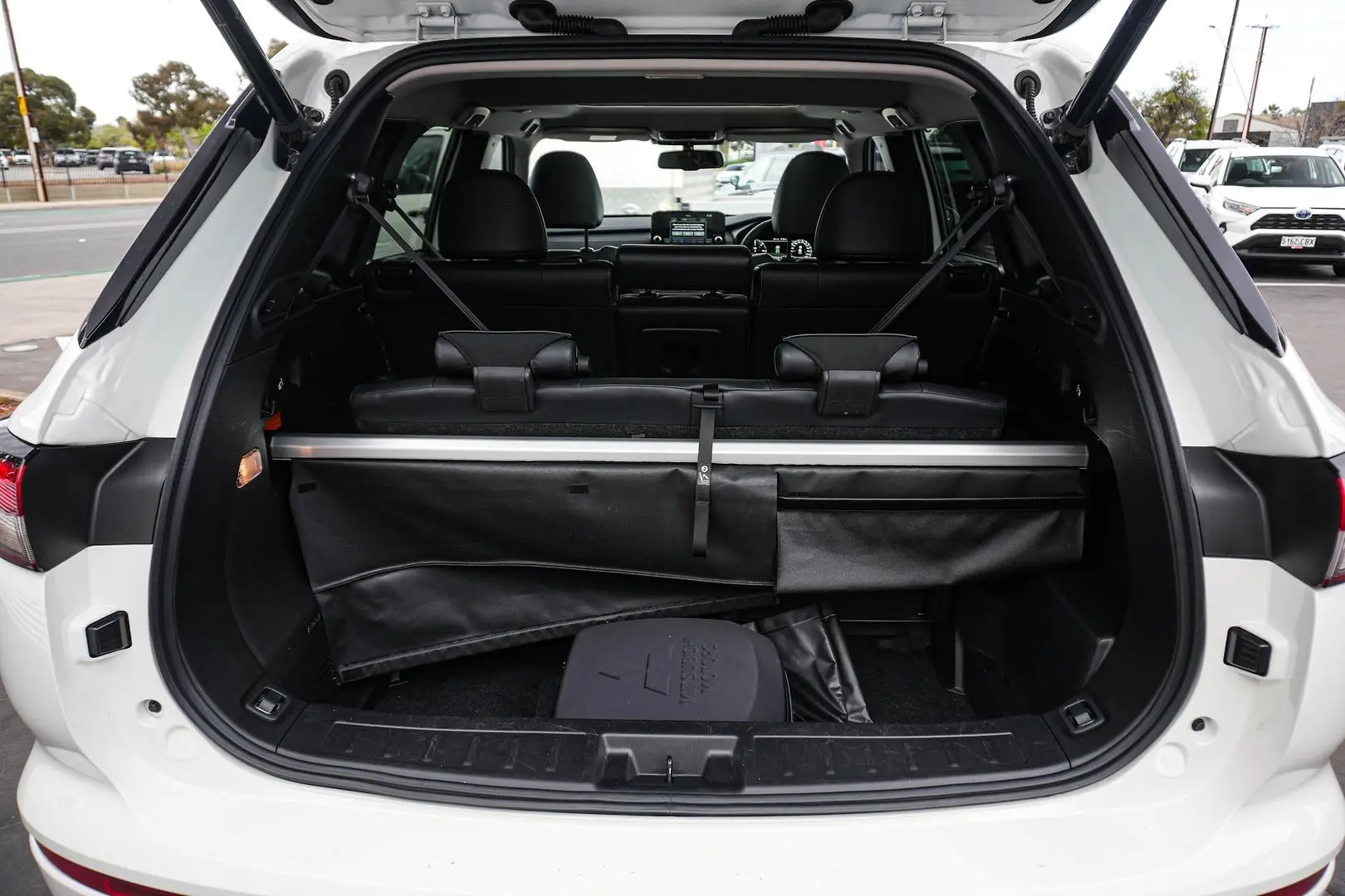 2023 Mitsubishi Outlander Gallery Image 15