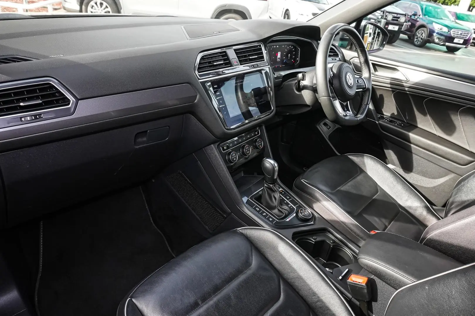 2019 Volkswagen Tiguan Gallery Image 10