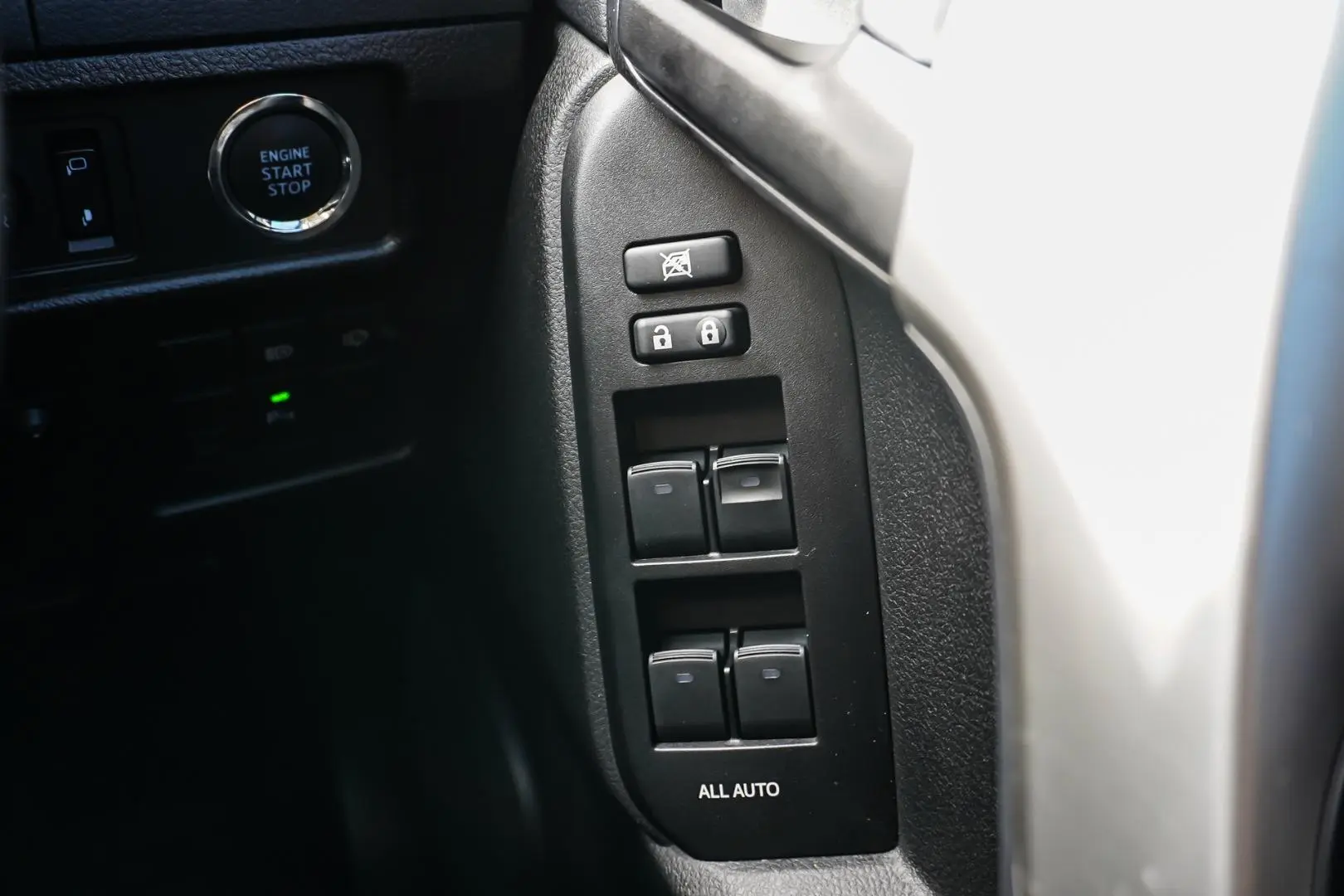 2021 Toyota Landcruiser Prado Gallery Image 23