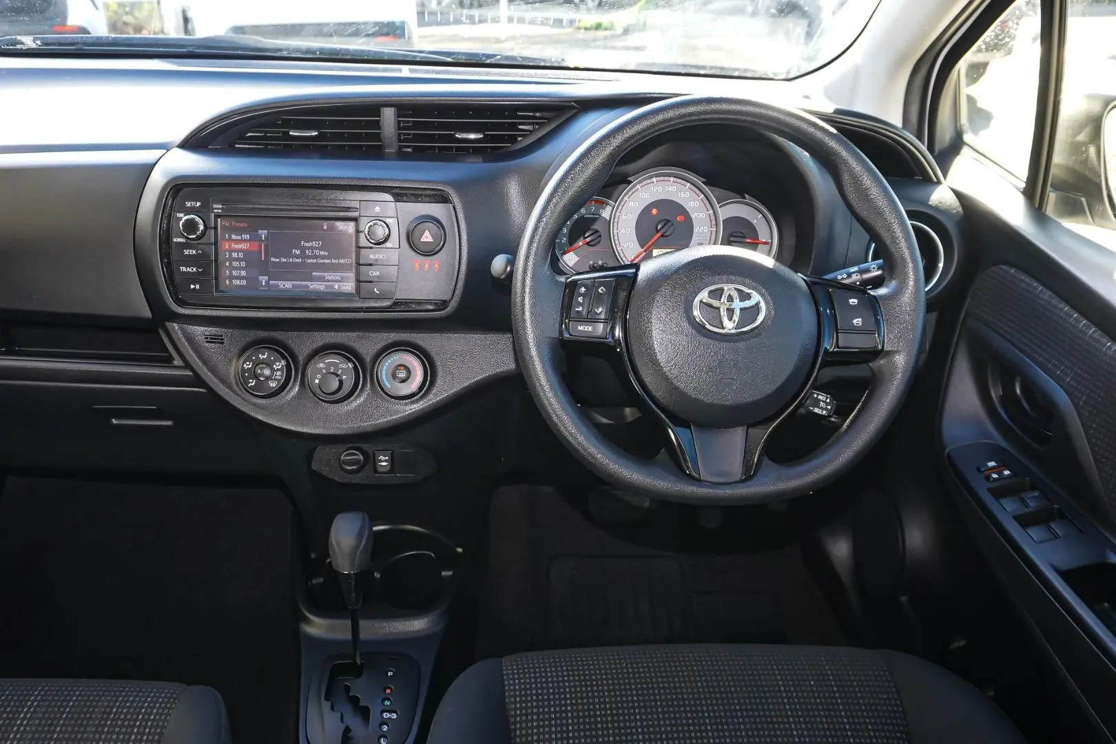 2019 Toyota Yaris Gallery Image 9