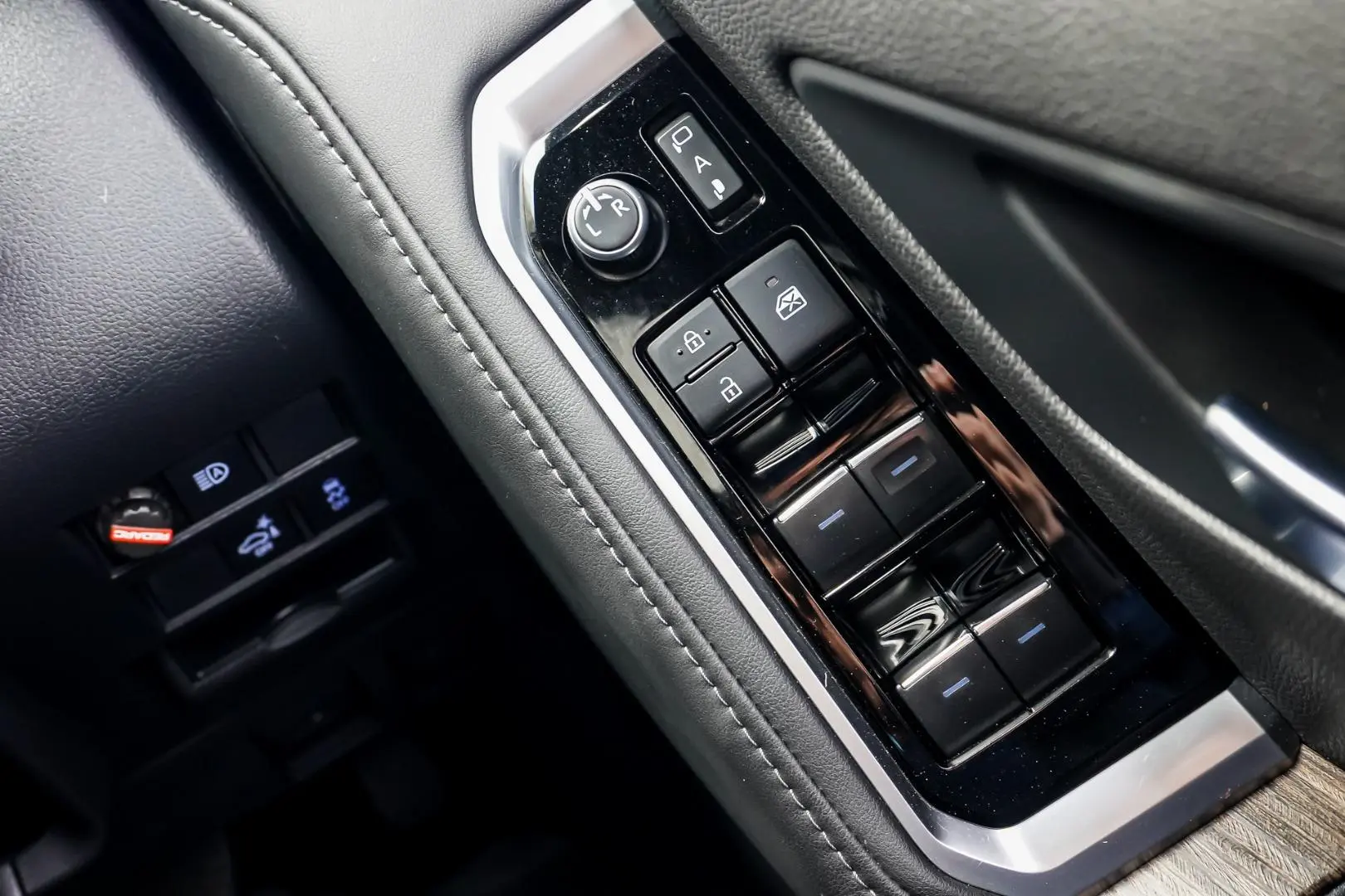 2022 Toyota Landcruiser Gallery Image 26