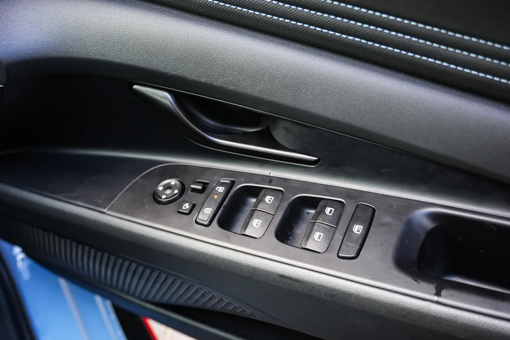 2025 Hyundai i30 Gallery Image 17