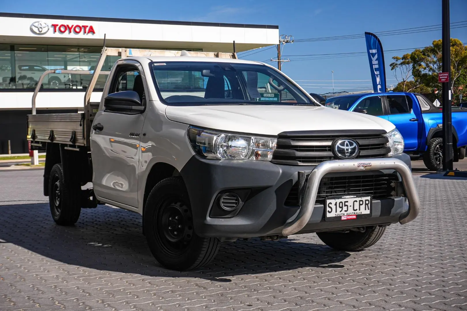2022 Toyota Hilux Gallery Image 2