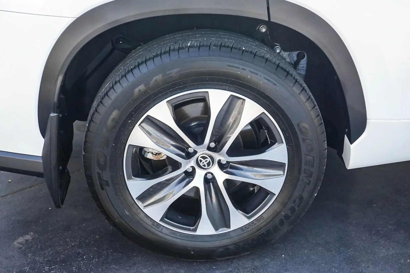 2023 Toyota Kluger Gallery Image 16