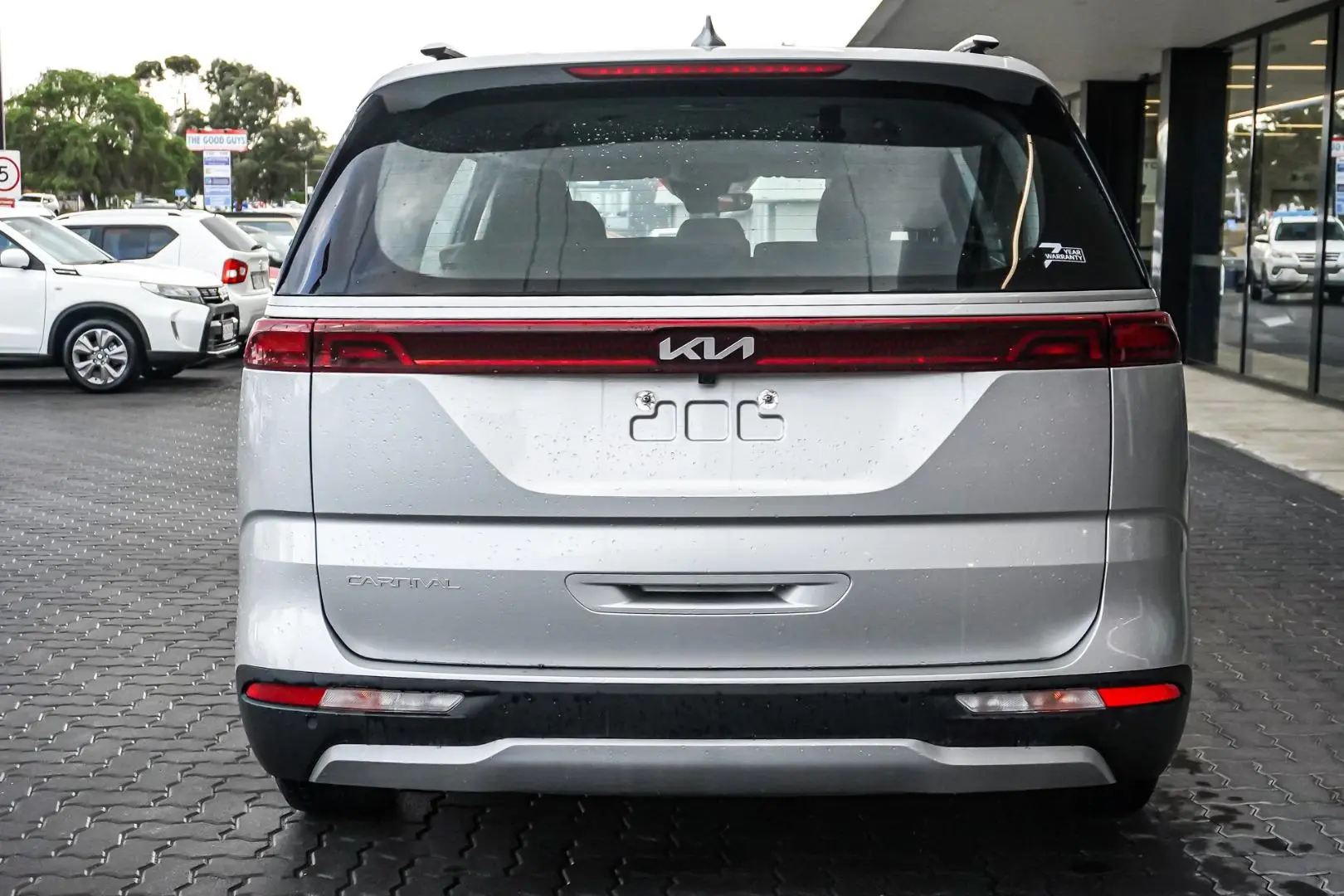 2022 Kia Carnival Gallery Image 6