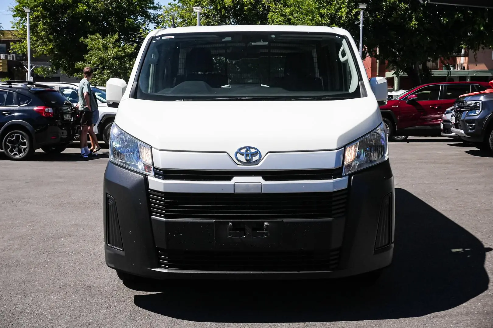 2020 Toyota Hiace Gallery Image 5