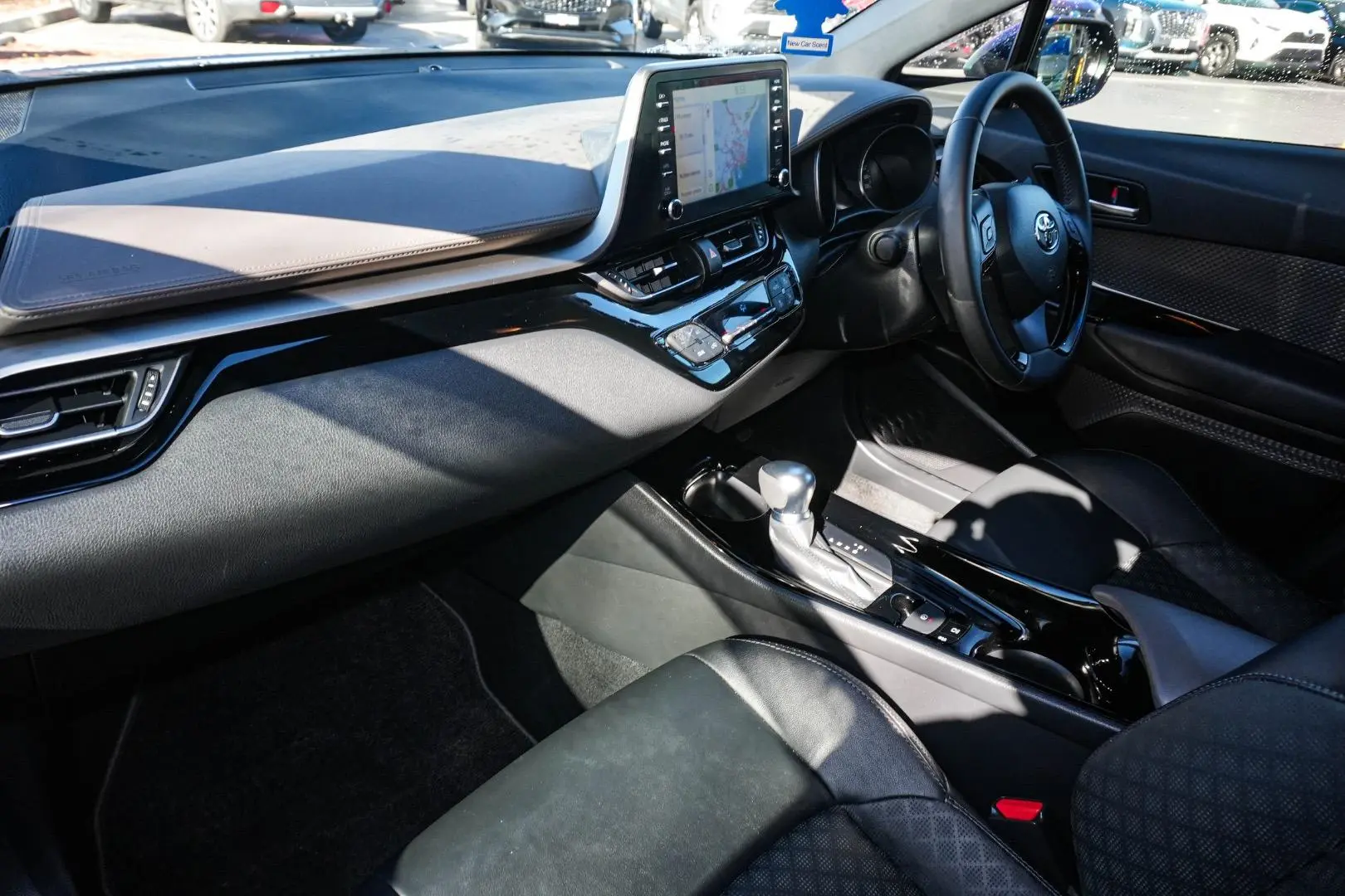 2020 Toyota C-HR Gallery Image 9