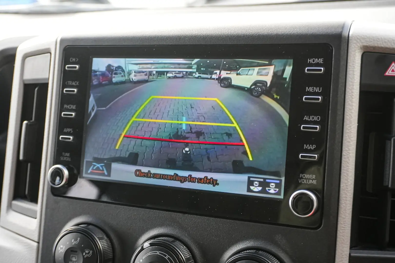 2021 Toyota Hiace Gallery Image 23