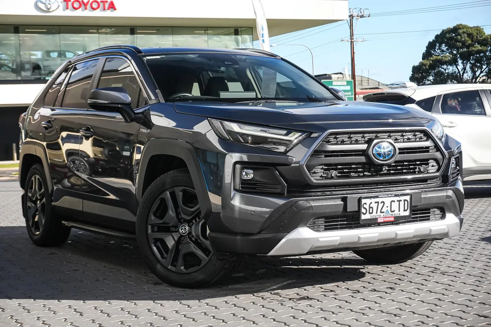 2022 Toyota RAV4 Gallery Image 2