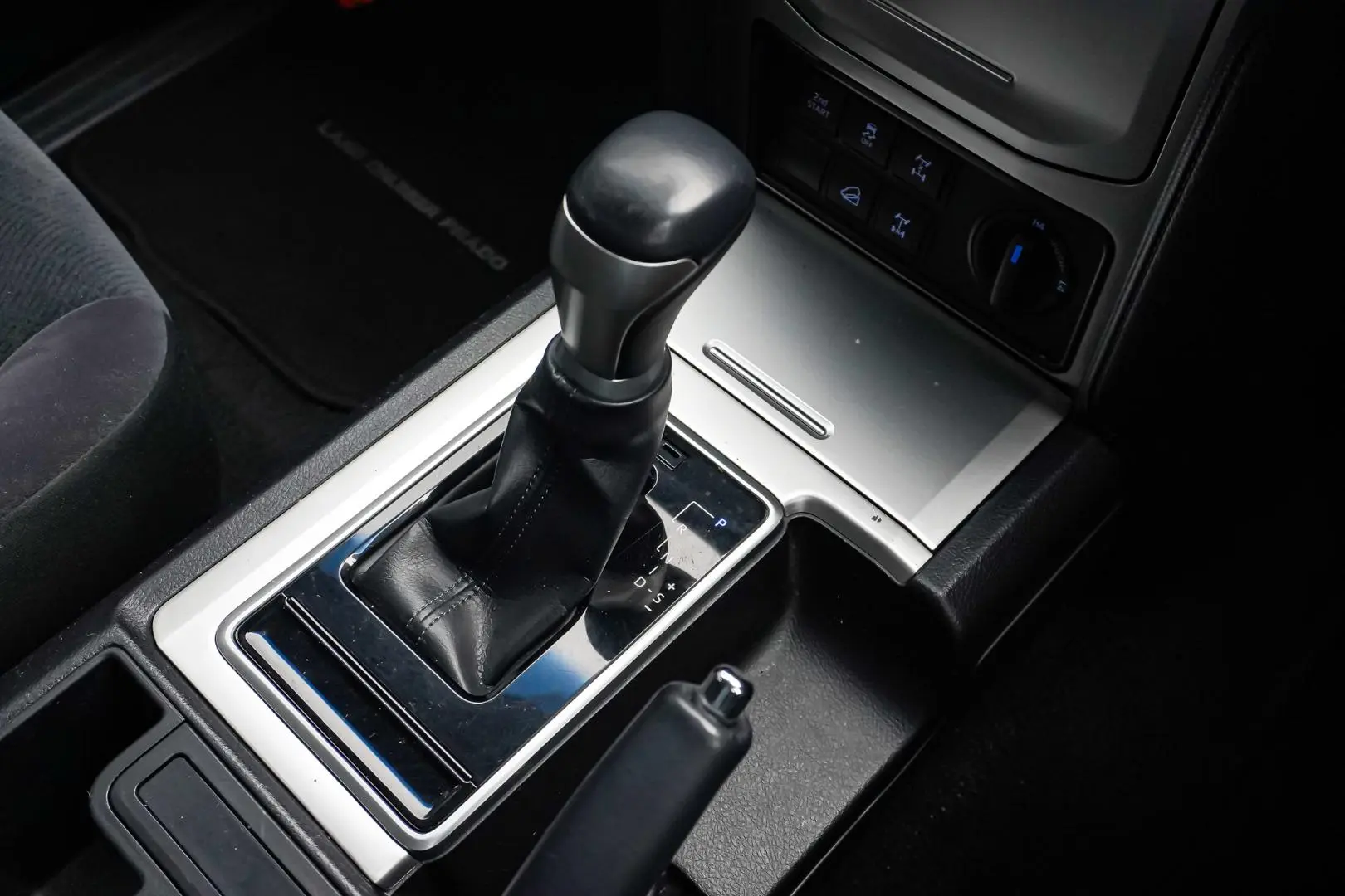 2019 Toyota Landcruiser Prado Gallery Image 18