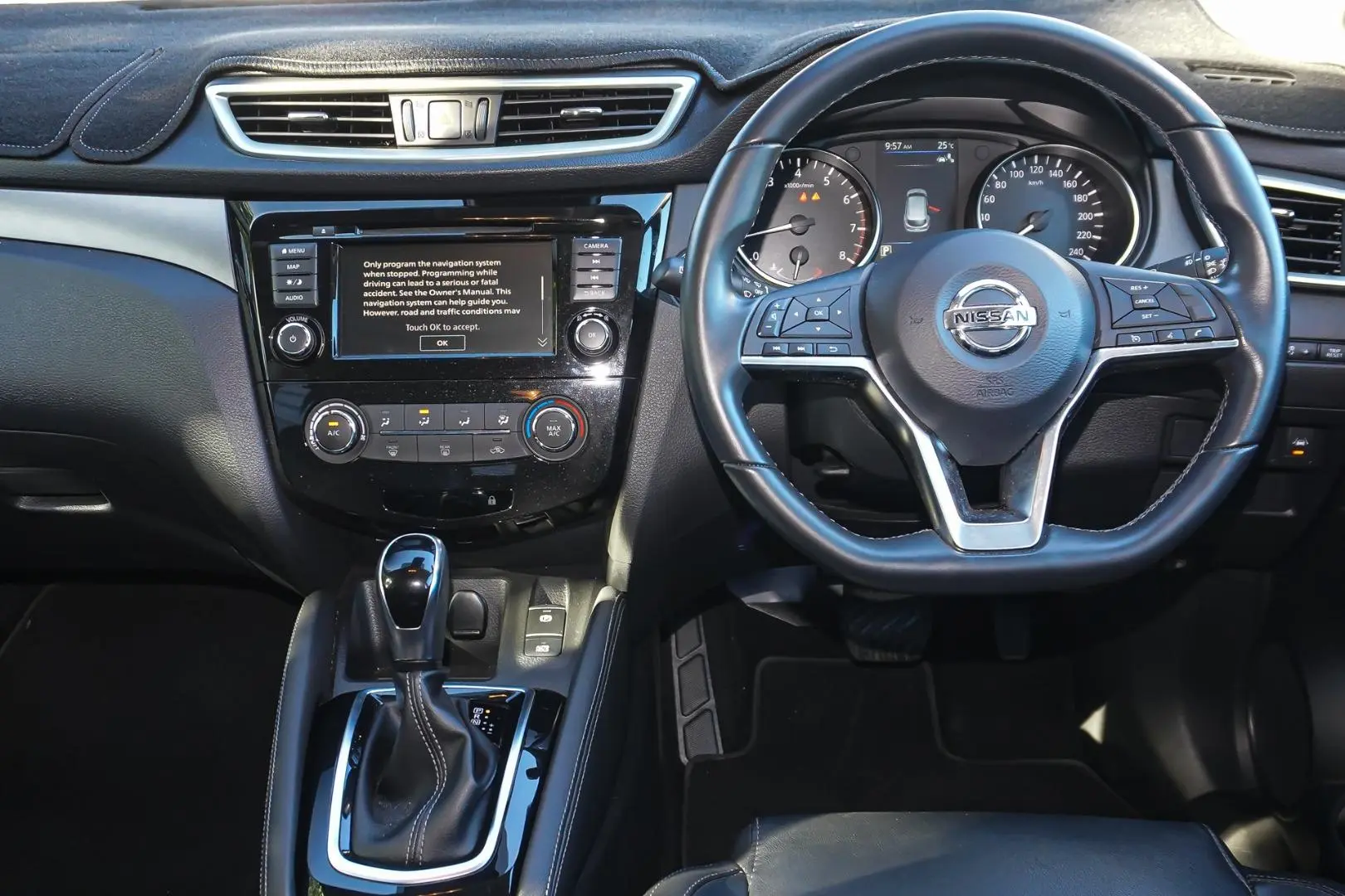 2020 Nissan QASHQAI Gallery Image 9