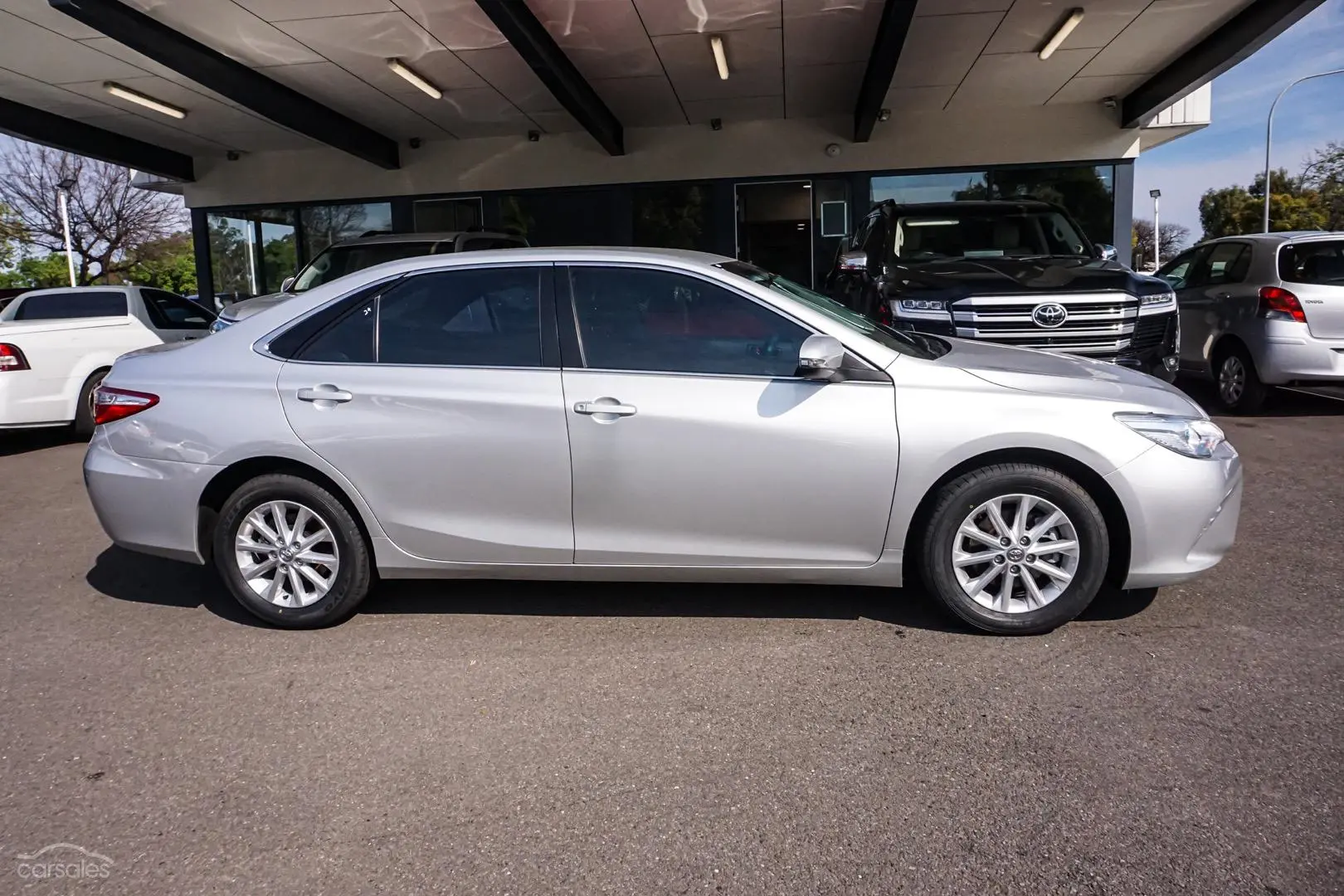 2016 Toyota Camry Image 4