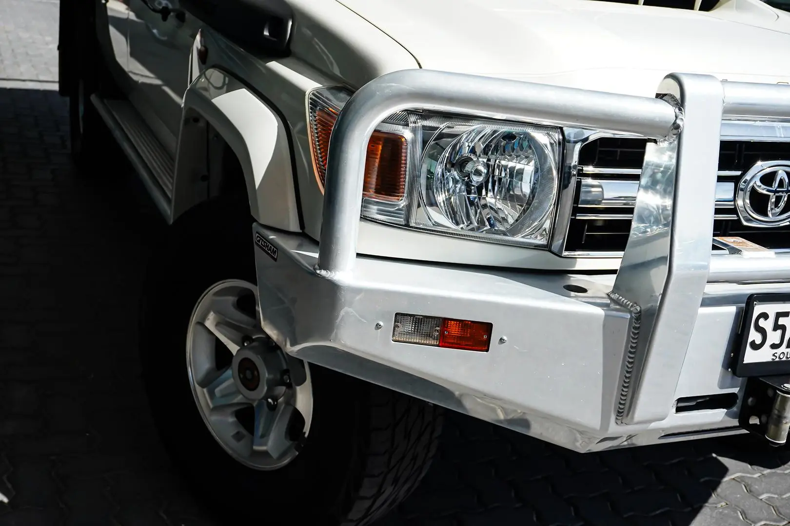 2020 Toyota Landcruiser Gallery Image 11