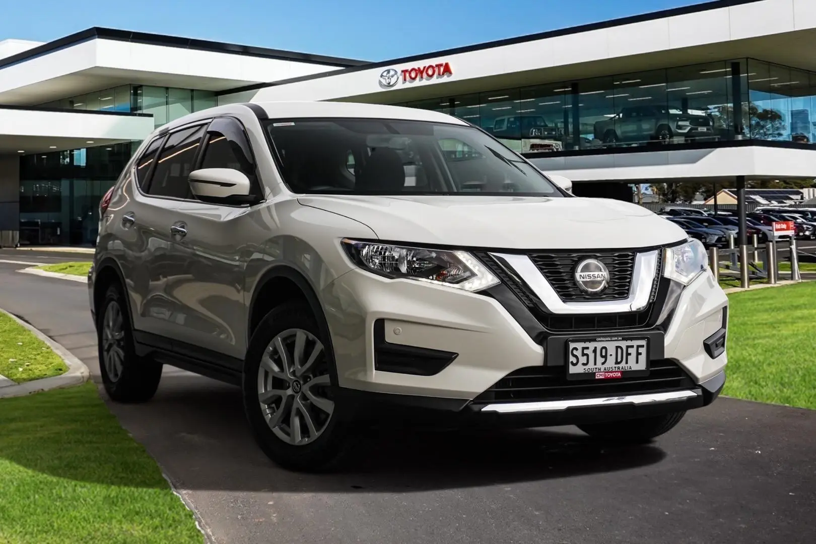 2021 Nissan X-TRAIL Image