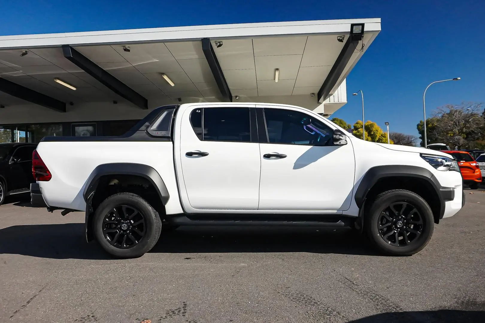 2025 Toyota Hilux Gallery Image 4