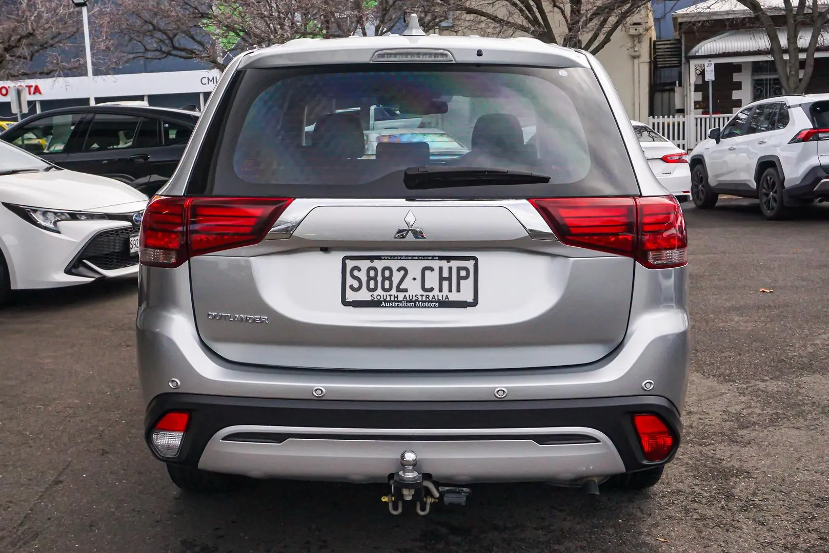 2020 Mitsubishi Outlander Gallery Image 5
