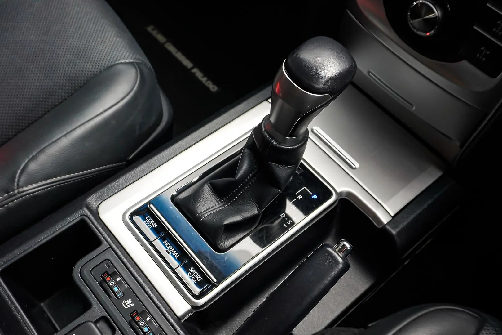 2022 Toyota Landcruiser Prado Gallery Image 16
