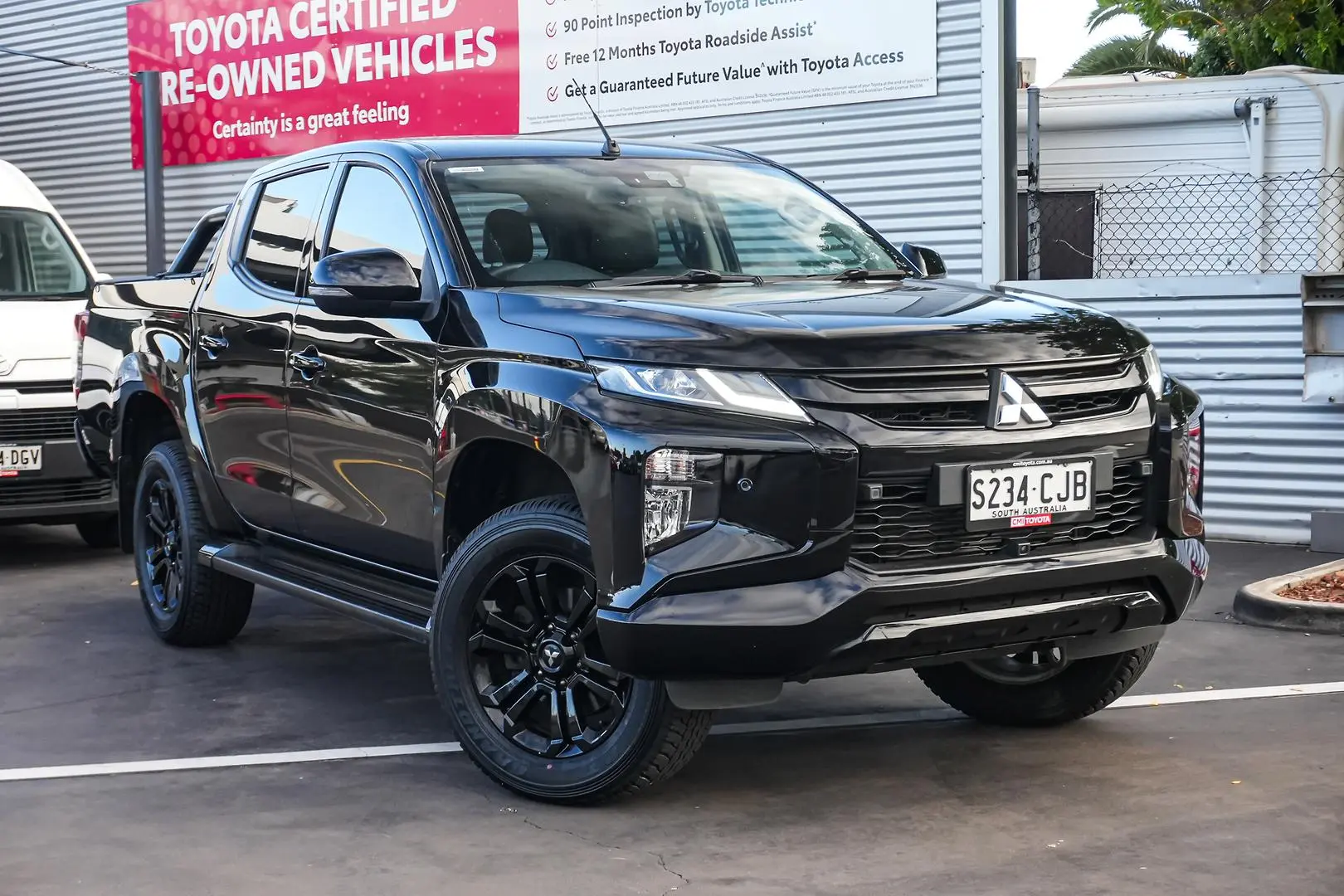 2021 Mitsubishi Triton Gallery Image 2