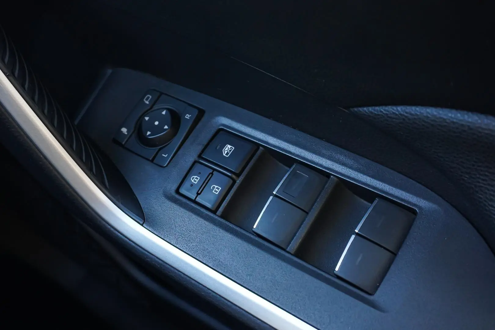 2024 Toyota RAV4 Gallery Image 19