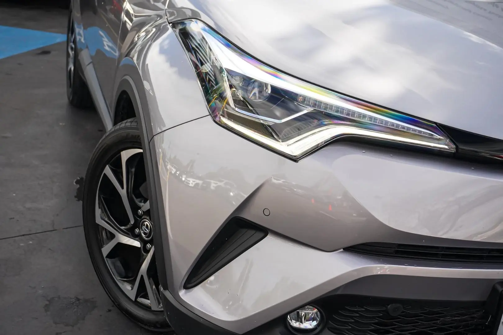 2019 Toyota C-HR Gallery Image 12