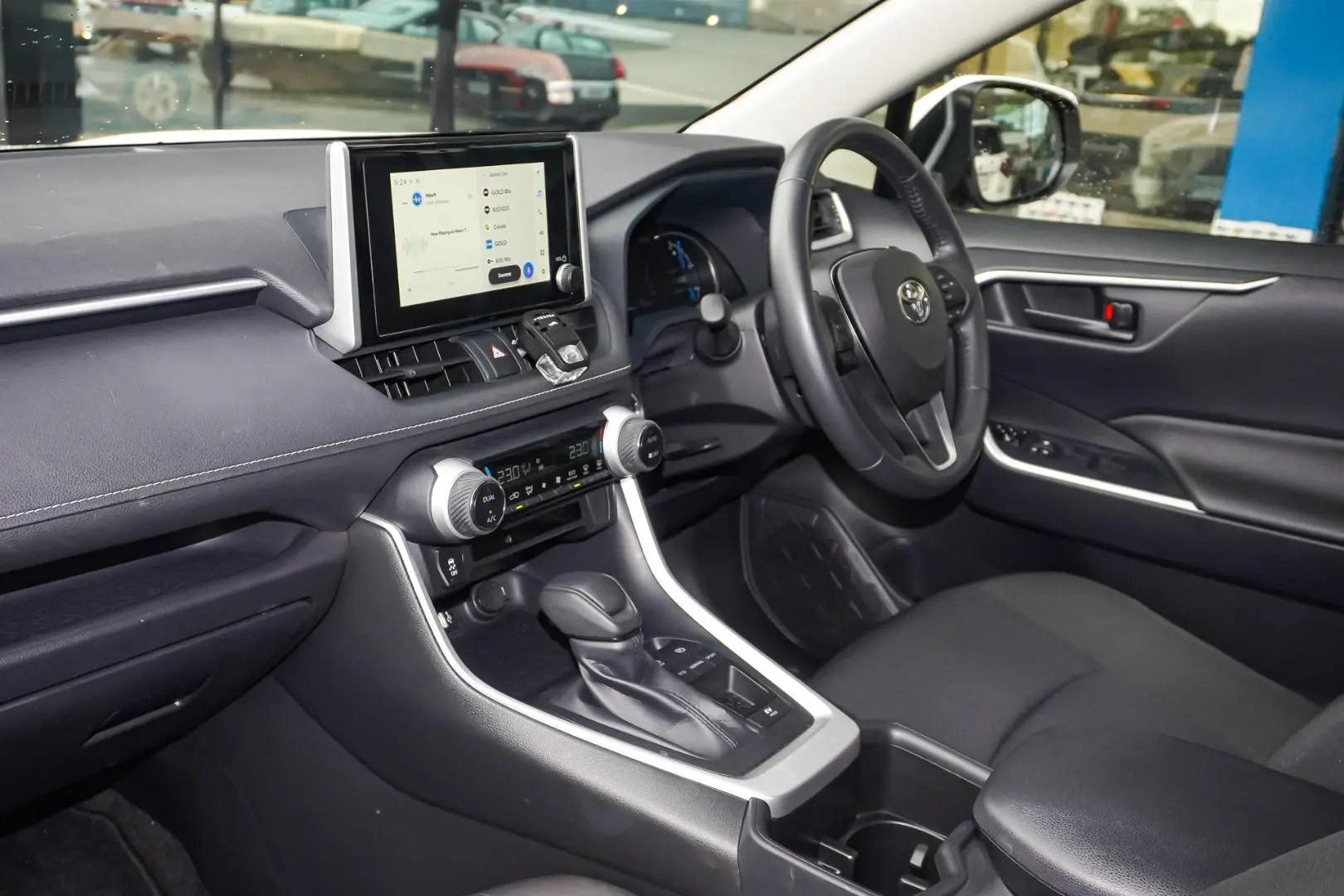 2024 Toyota RAV4 Gallery Image 11