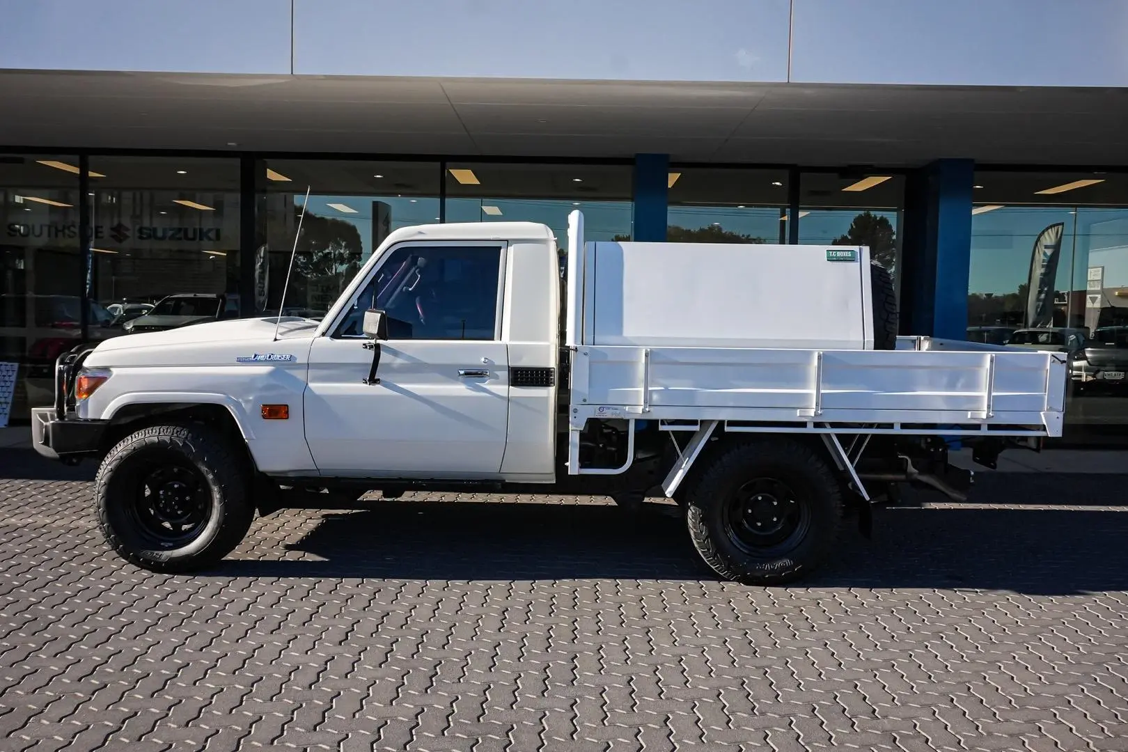 2023 Toyota Landcruiser Gallery Image 4