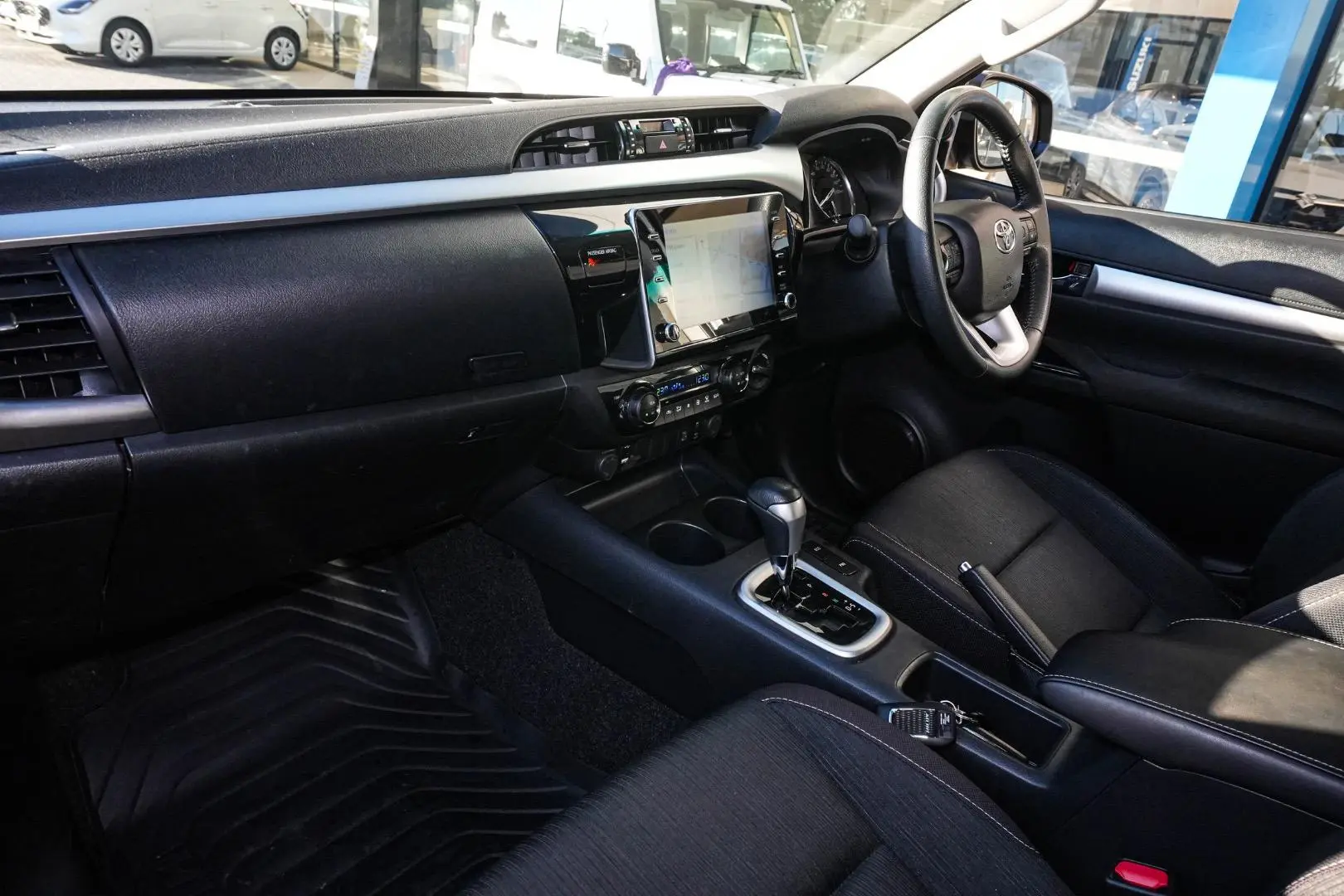 2022 Toyota Hilux Gallery Image 10