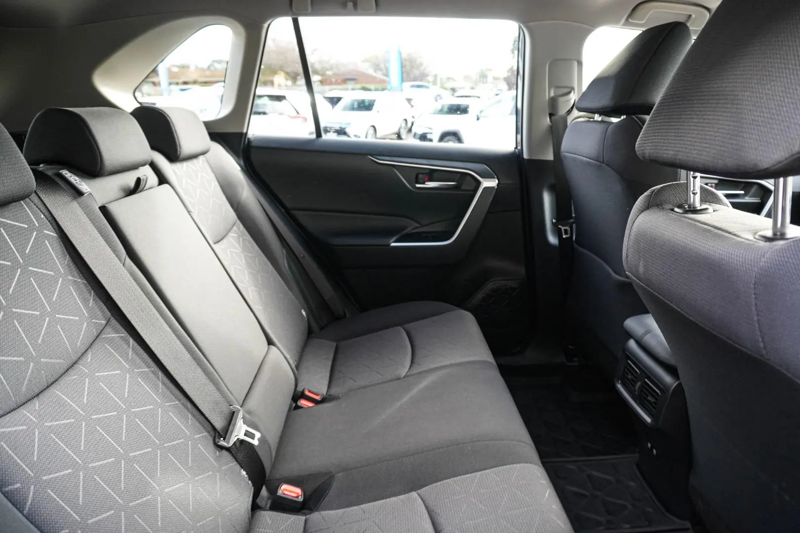 2022 Toyota RAV4 Gallery Image 9