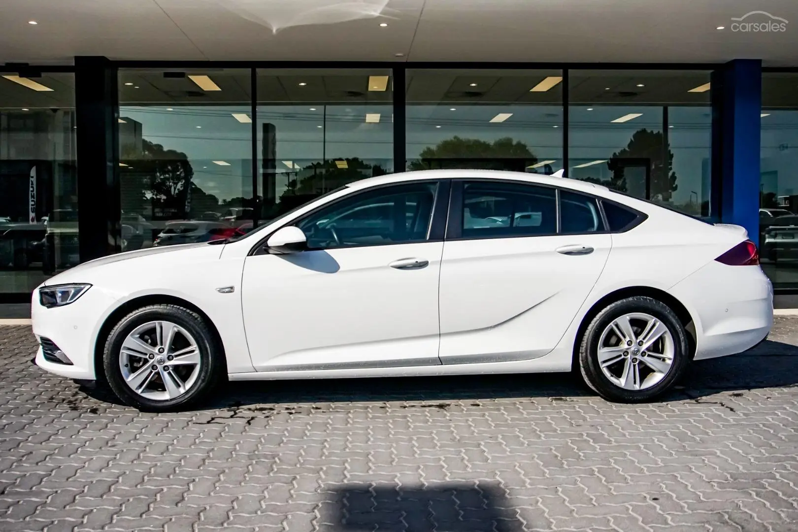 2018 Holden Commodore Image 3