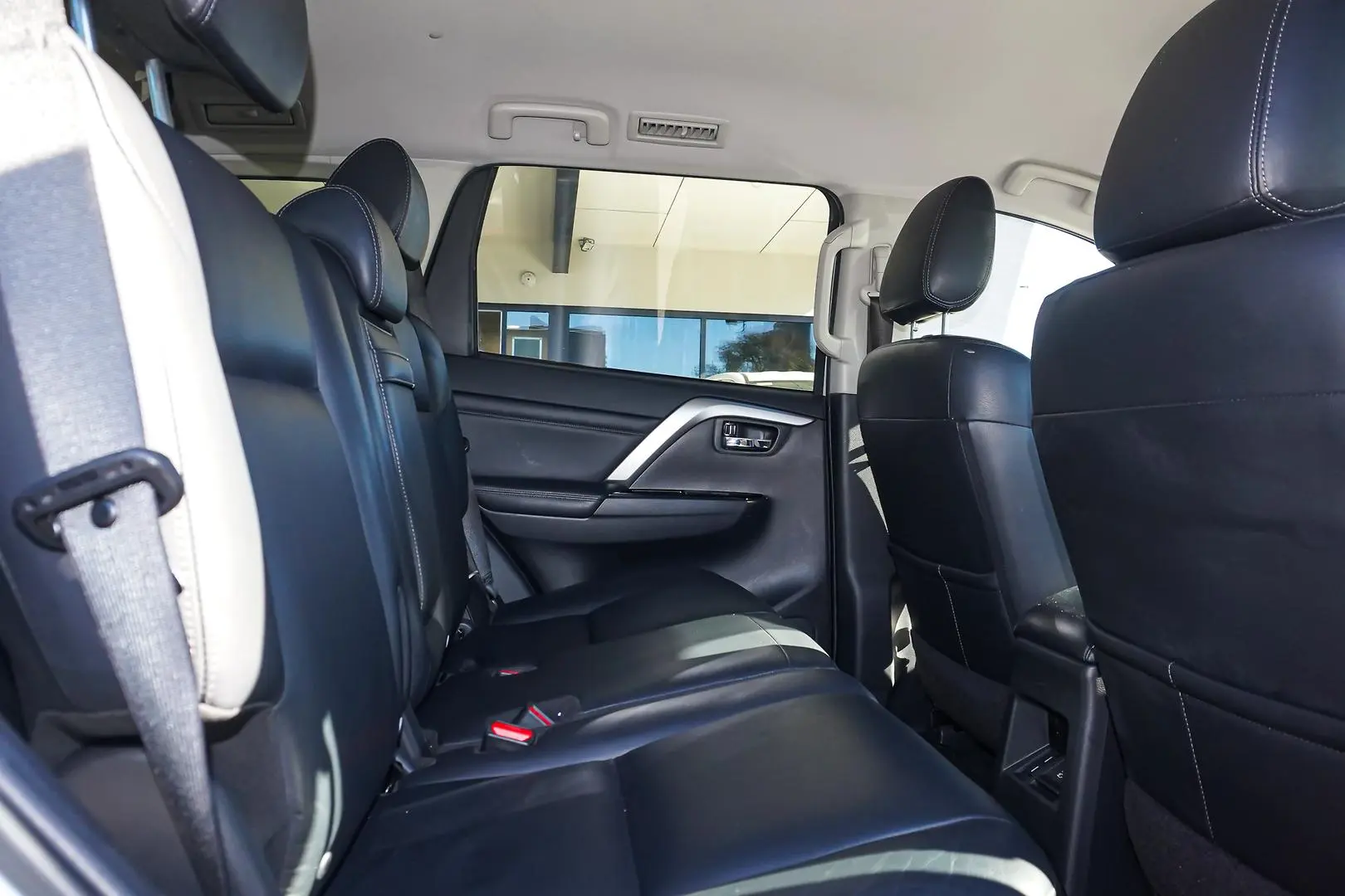 2021 Mitsubishi Pajero Sport Gallery Image 8