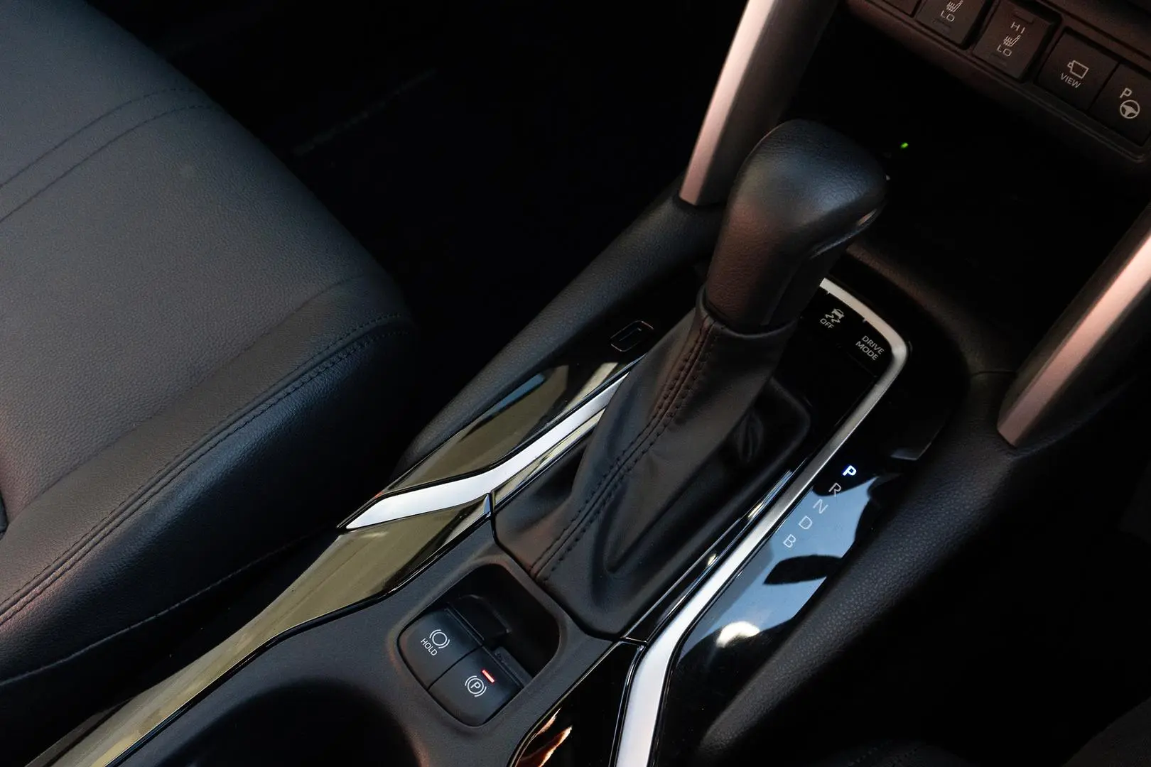 2025 Toyota Corolla Cross Gallery Image 16