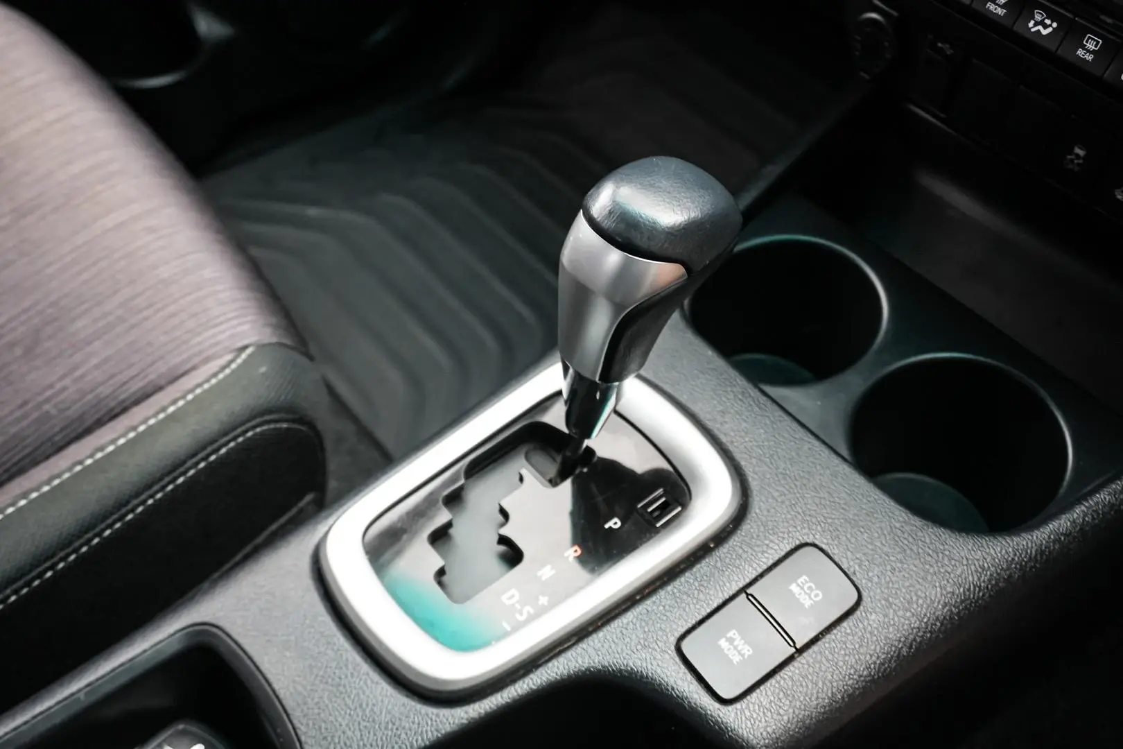 2018 Toyota Hilux Gallery Image 16