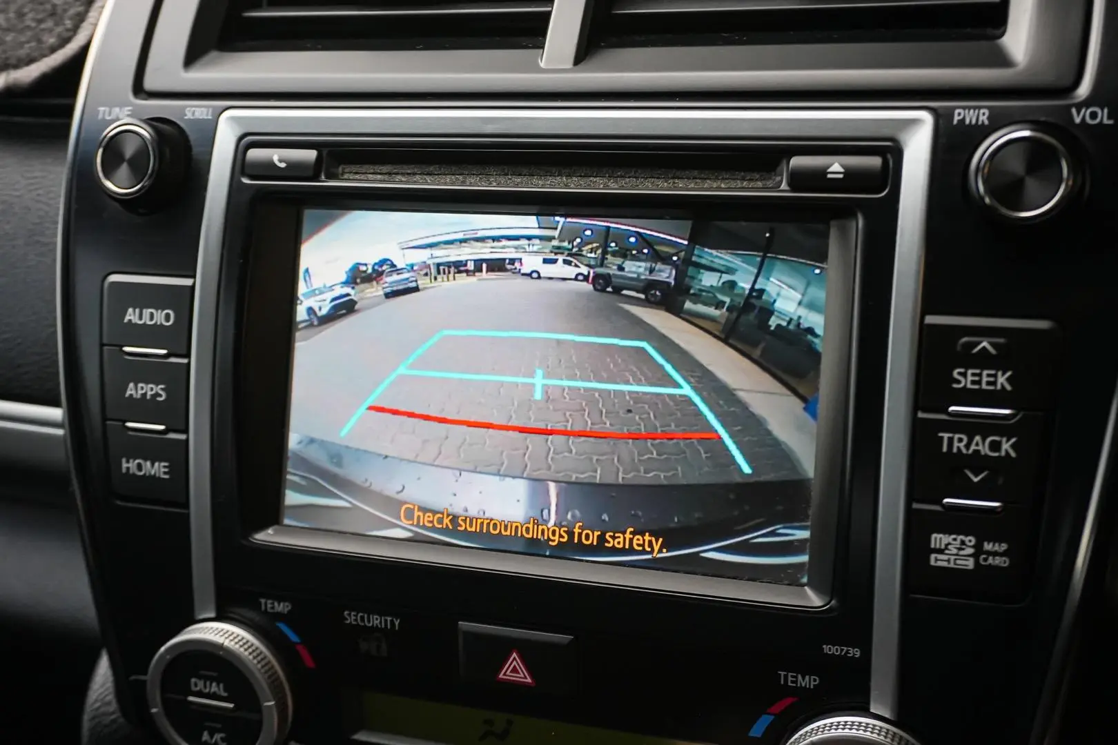 2017 Toyota Camry Gallery Image 23