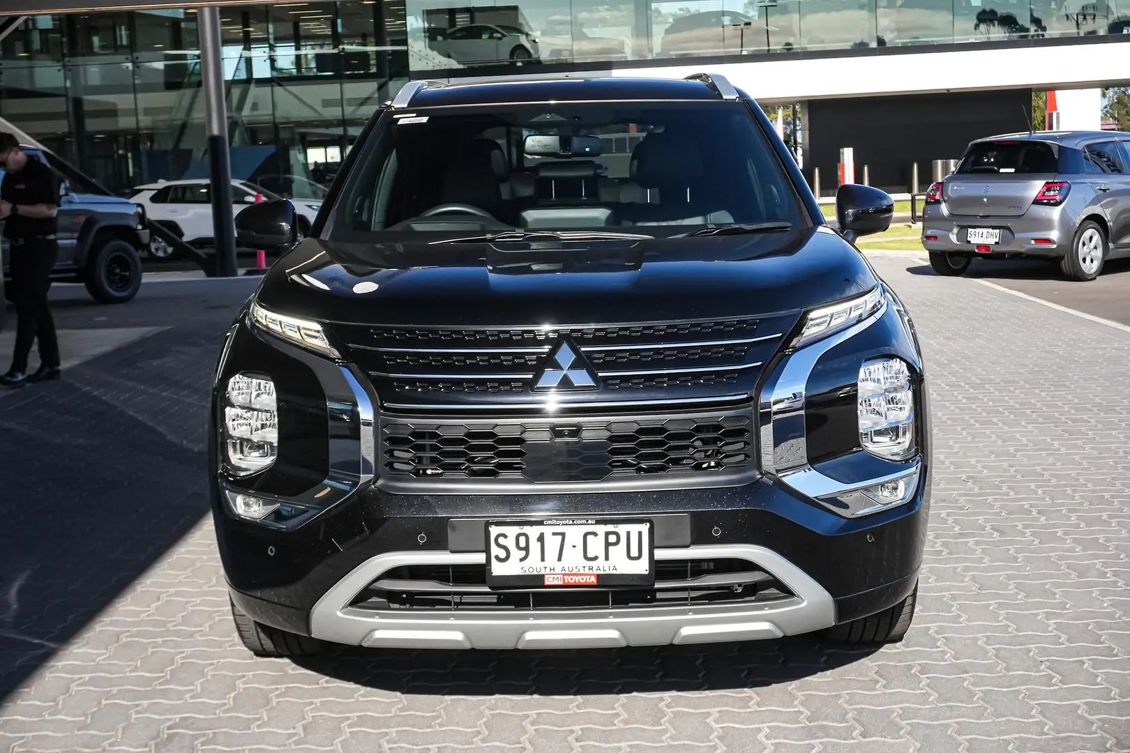 2021 Mitsubishi Outlander Gallery Image 5