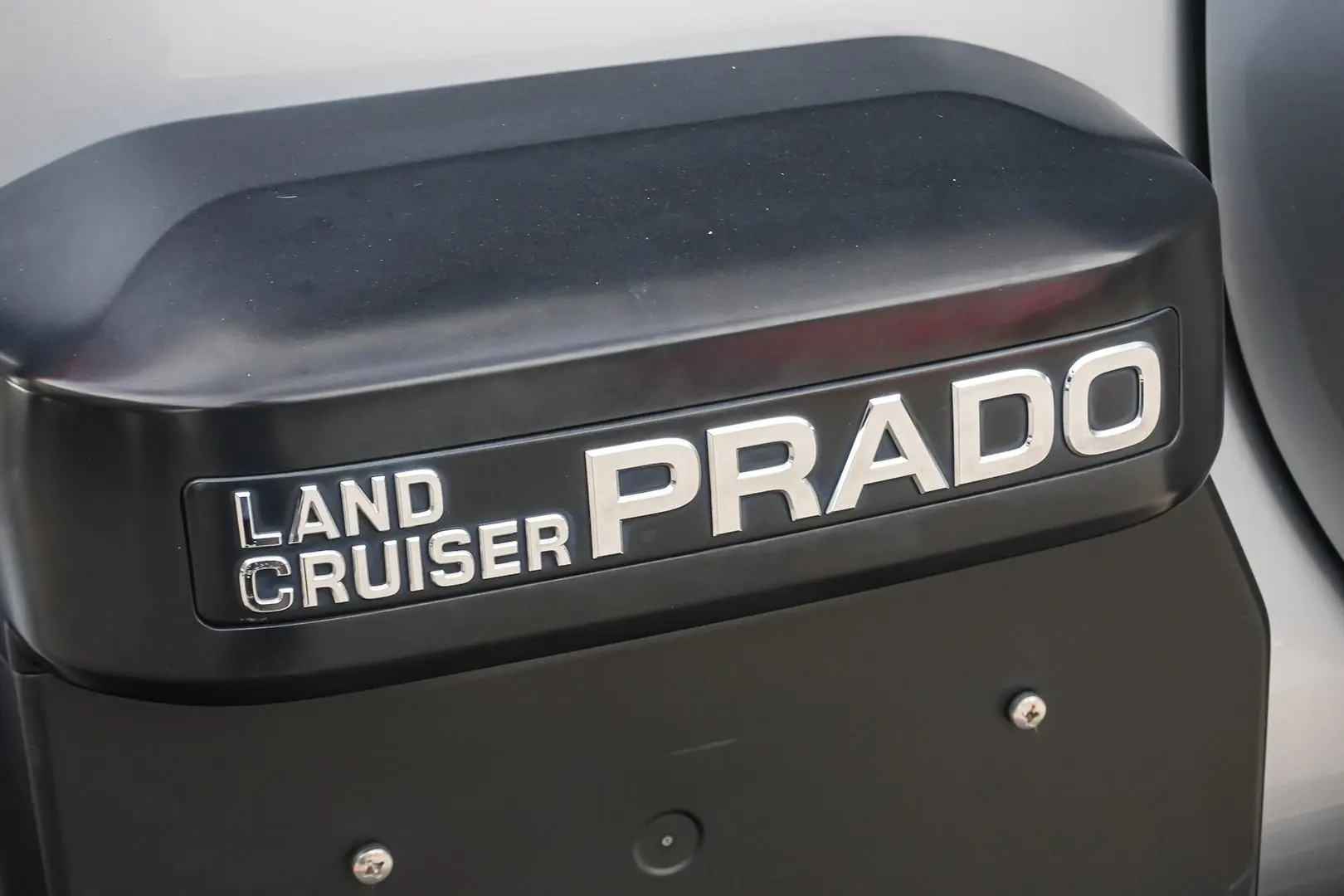 2017 Toyota Landcruiser Prado Gallery Image 9