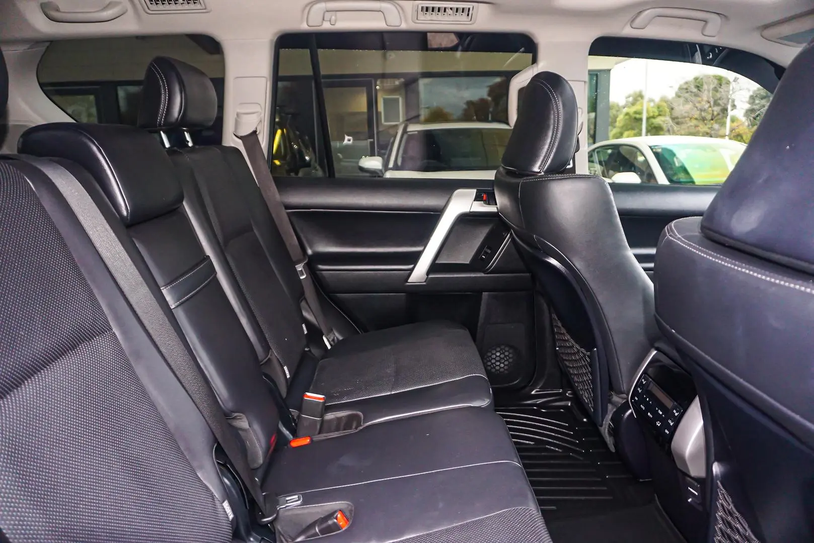 2021 Toyota Landcruiser Prado Gallery Image 8