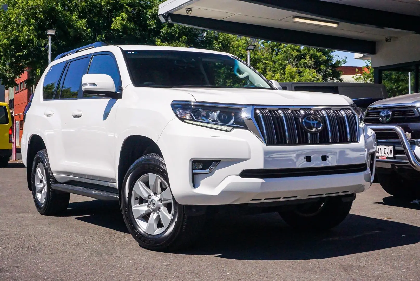 2023 Toyota Landcruiser Prado Gallery Image 1