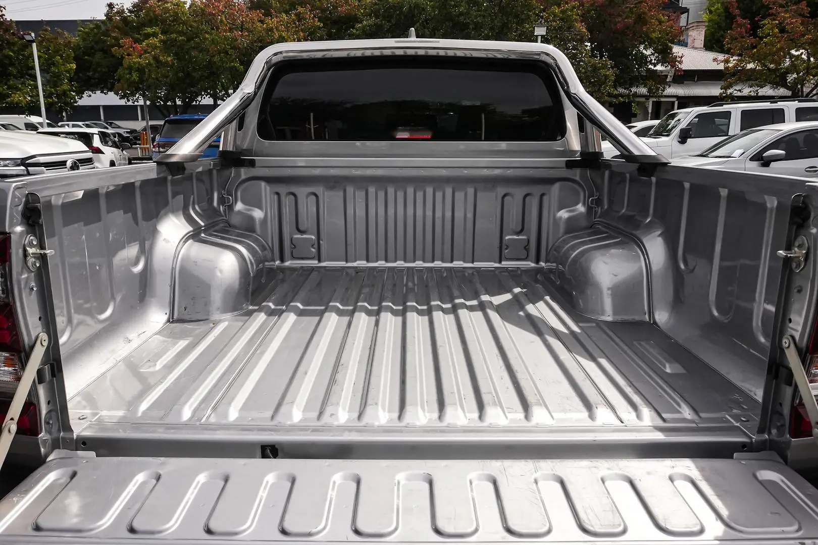 2022 Toyota Hilux Gallery Image 11