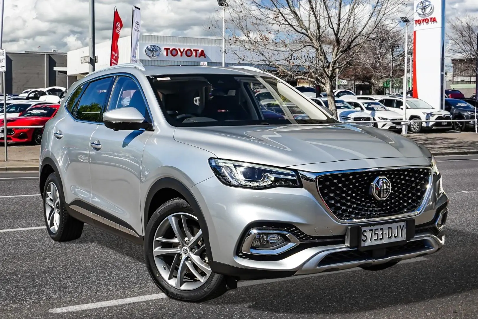 2022 MG HS Gallery Image 1