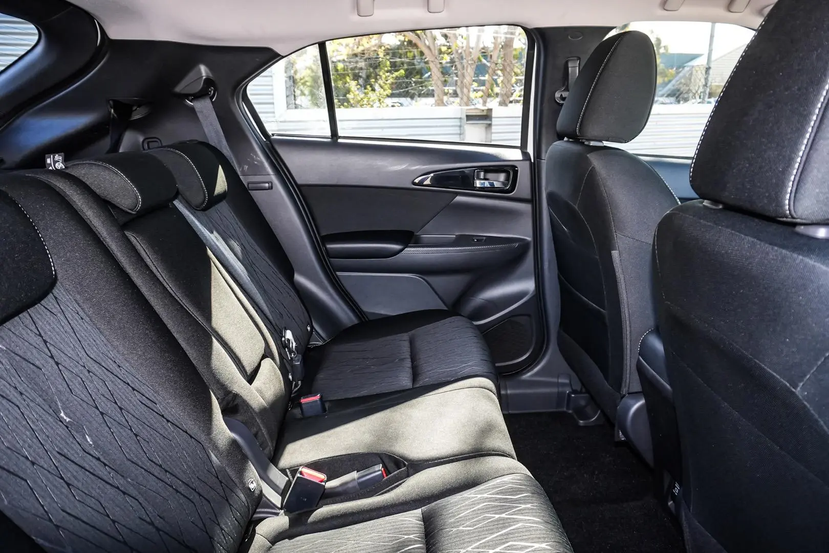 2020 Mitsubishi Eclipse Cross Gallery Image 9