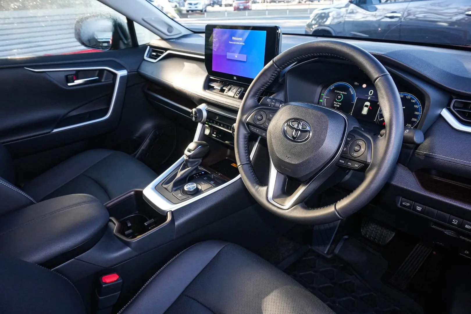 2025 Toyota RAV4 Gallery Image 7