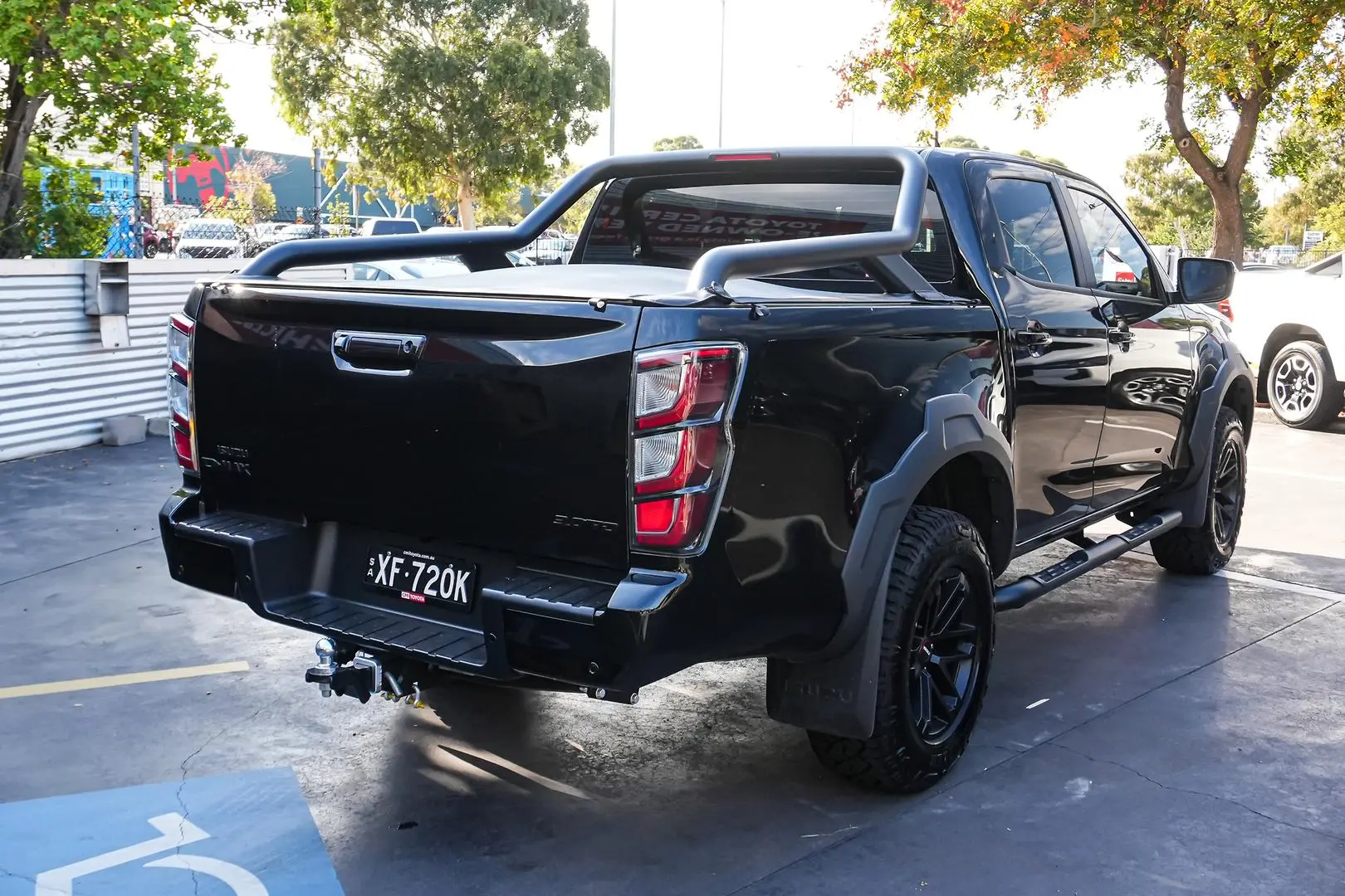 2025 Isuzu D-MAX Gallery Image 3