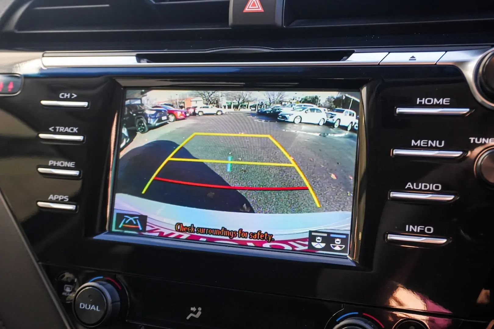 2019 Toyota Camry Gallery Image 22