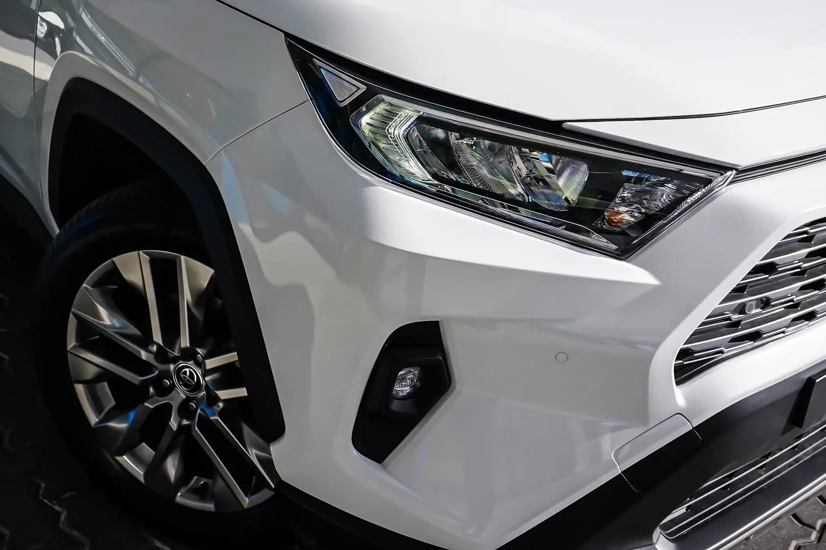 2024 Toyota RAV4 Gallery Image 12