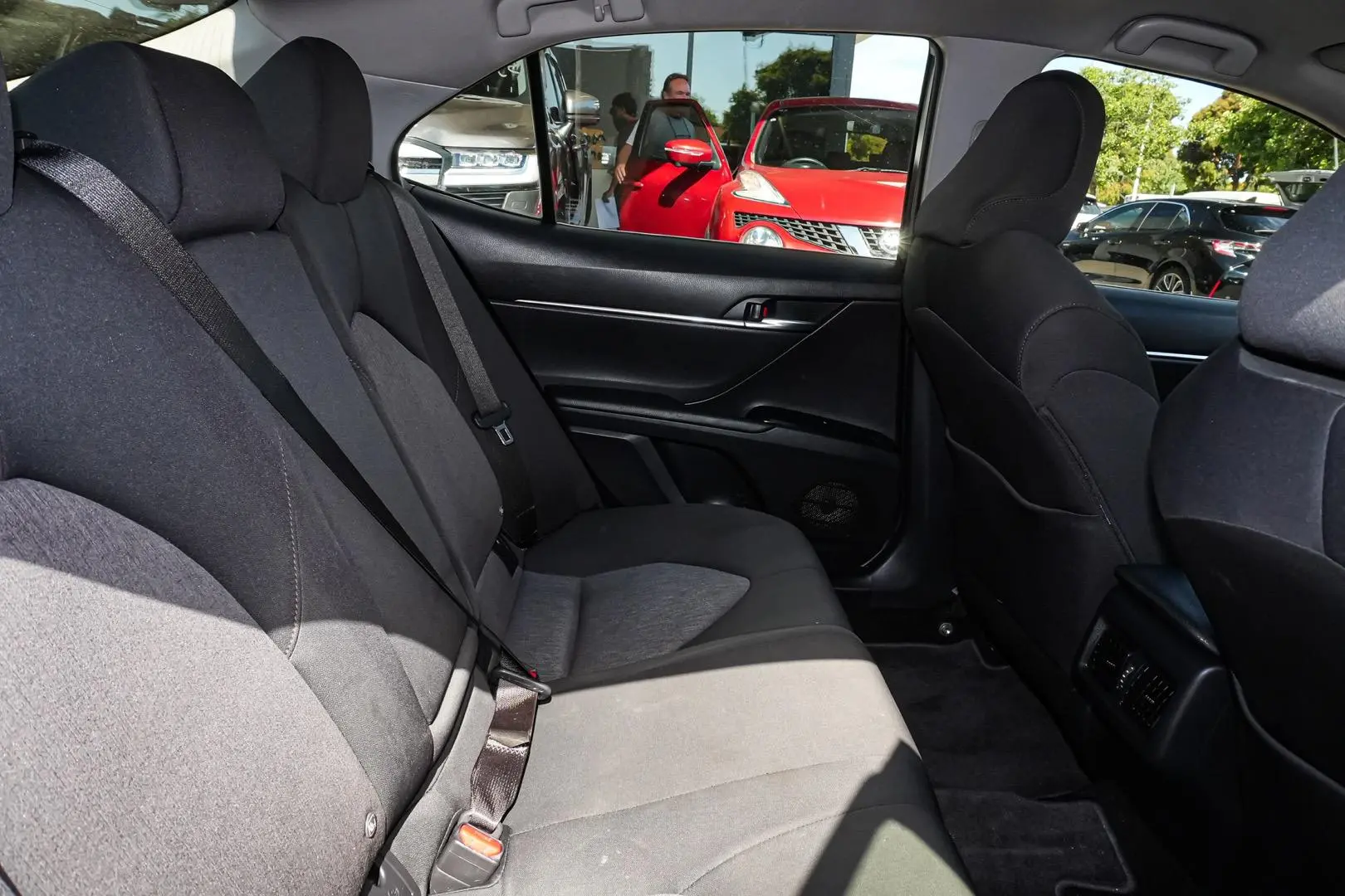 2018 Toyota Camry Gallery Image 9