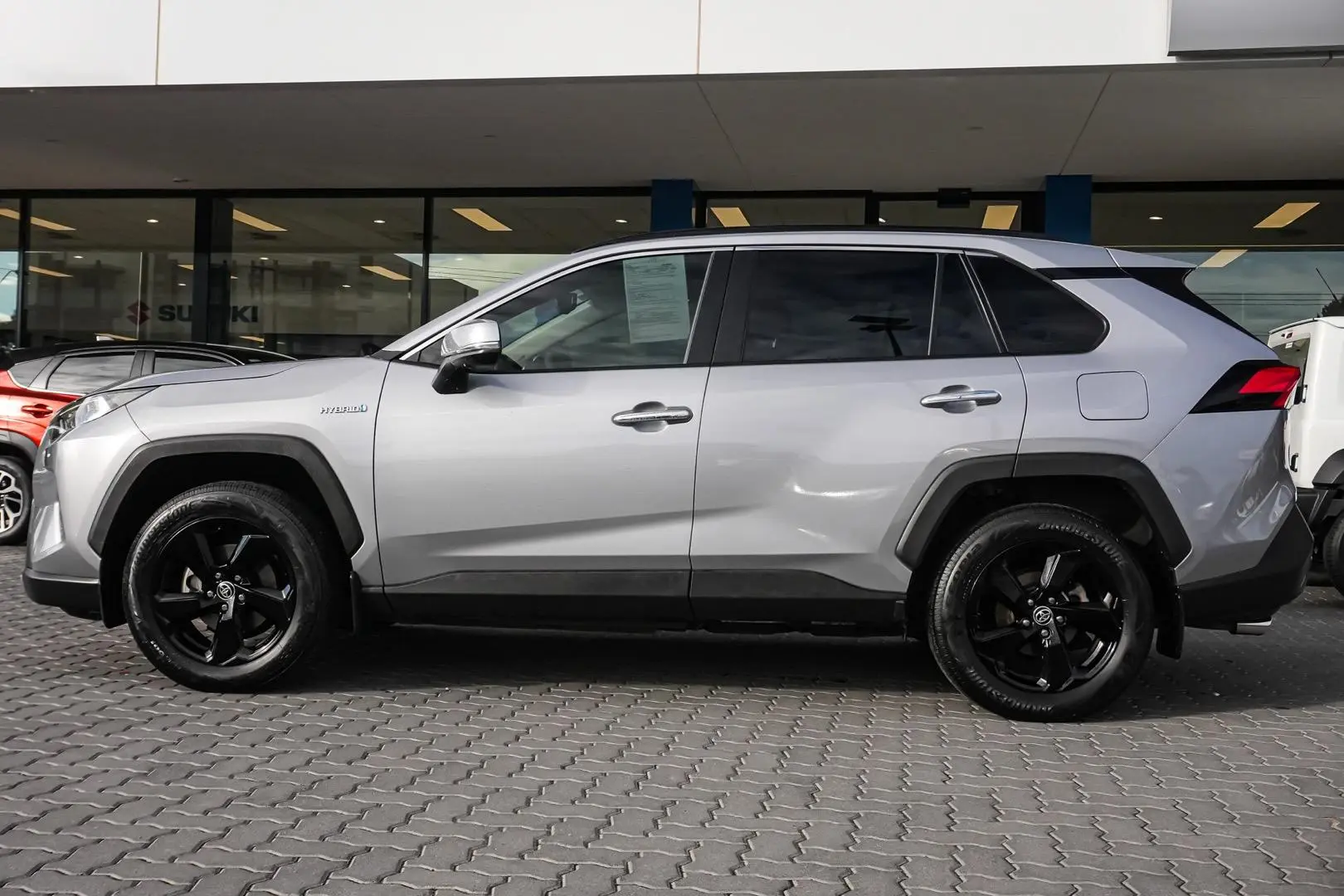 2021 Toyota RAV4 Gallery Image 4
