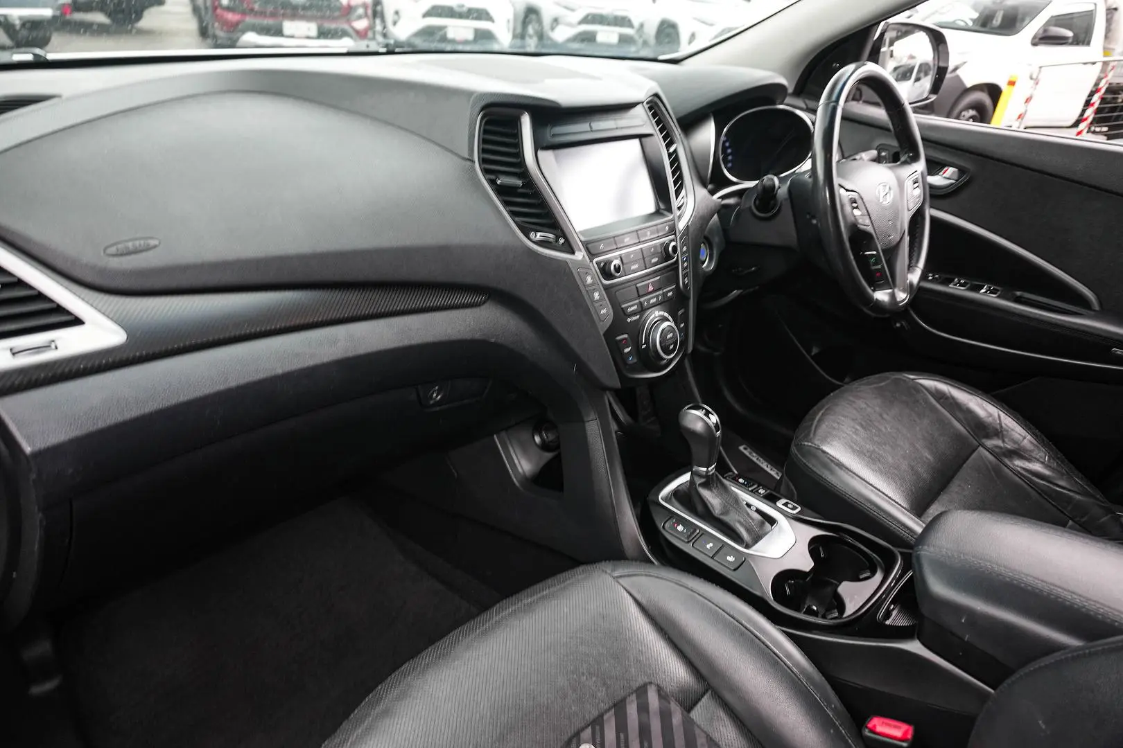 2015 Hyundai Santa Fe Gallery Image 10