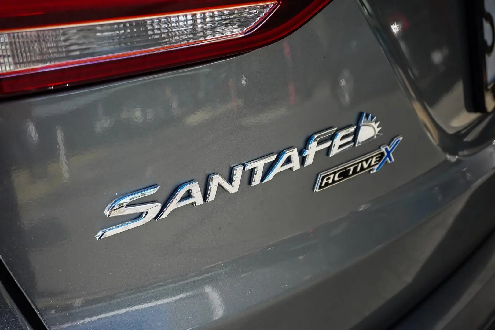 2017 Hyundai Santa Fe Gallery Image 15
