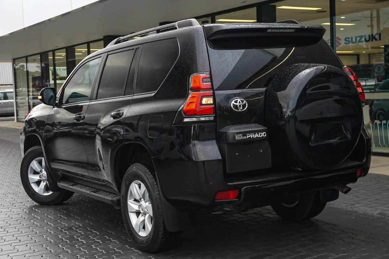 2018 Toyota Landcruiser Prado Gallery Image 3