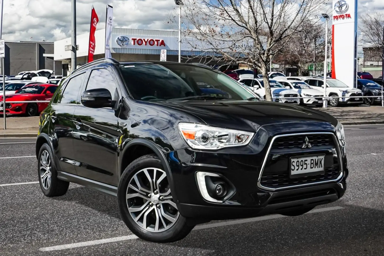 2016 Mitsubishi ASX Gallery Image 1